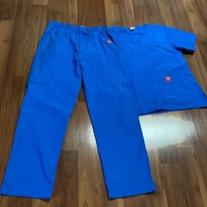 6 Hr. Sale Dickies scrub set